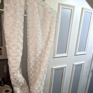 Cashmere kneck wraps and scarfs